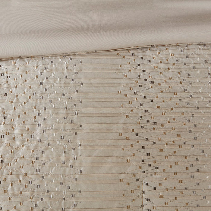 Alexis-Geometric-Luxury-8-Piece-Comforter-Set-White-Stone-Decor-3