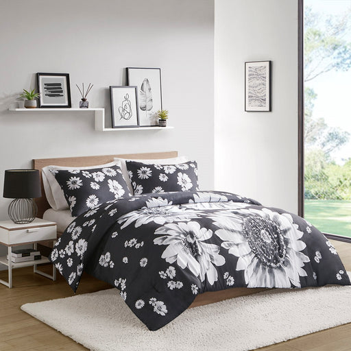 Black-White-Garden-Floral-Comforter-Set-White-Stone-Decor