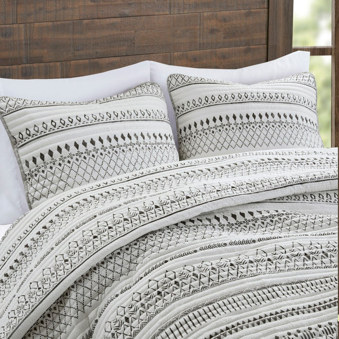 Bristol-Ivory-Boho-Farmhouse-Pattern-Quilt-Set-White-Stone-Decor-3