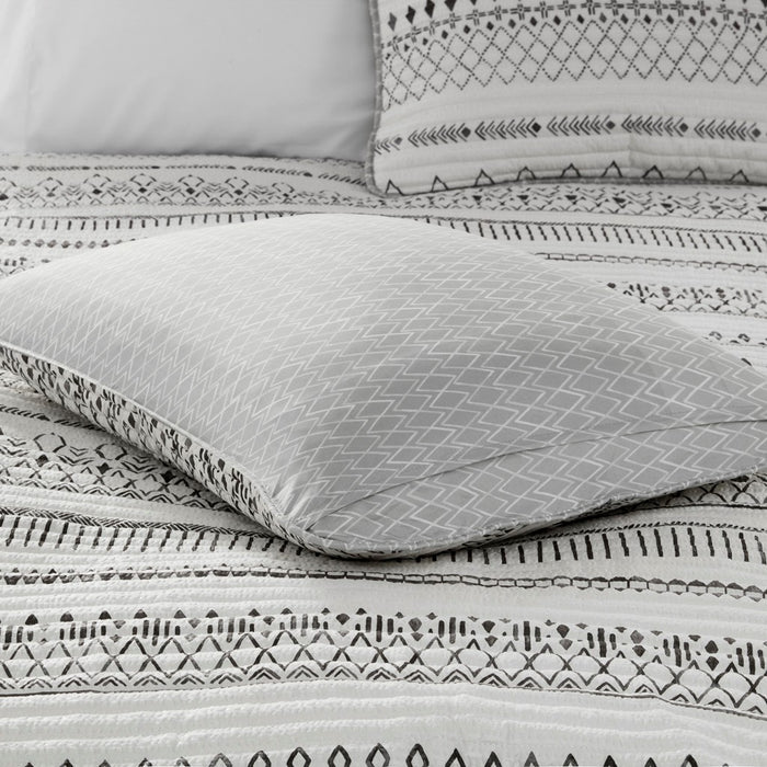 Bristol-Ivory-Boho-Farmhouse-Pattern-Quilt-Set-White-Stone-Decor-5