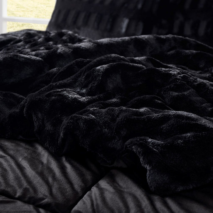 Hayleigh-Black-Faux-Fur-Luxury-Comforter-Set-White-Stone-Decor-3