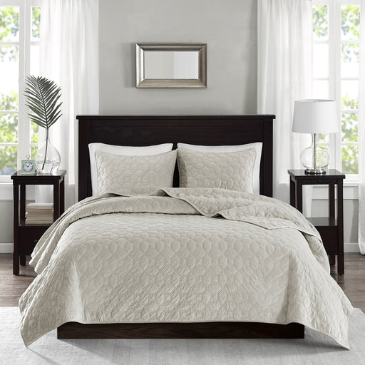 Hayley-Ivory-Luxury-Geometric-Pattern-Quilt-Set-White-Stone-Decor