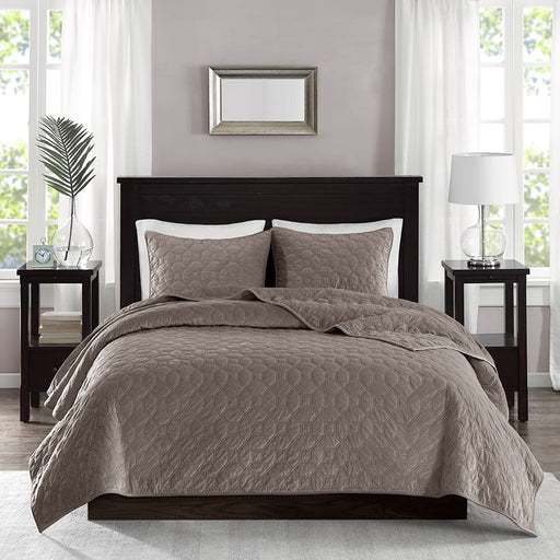 Hayley-Taupe-Luxury-Geometric-Pattern-Quilt-Set-White-Stone-Decor