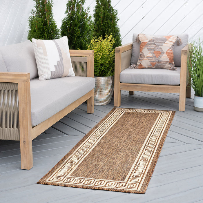 Indoor-Outdoor-Brown-Belleville-Rug-White-Stone-Decor-2