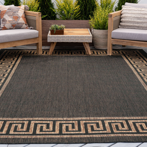 Indoor-Outdoor-Green-Belleville-Rug-White-Stone-Decor