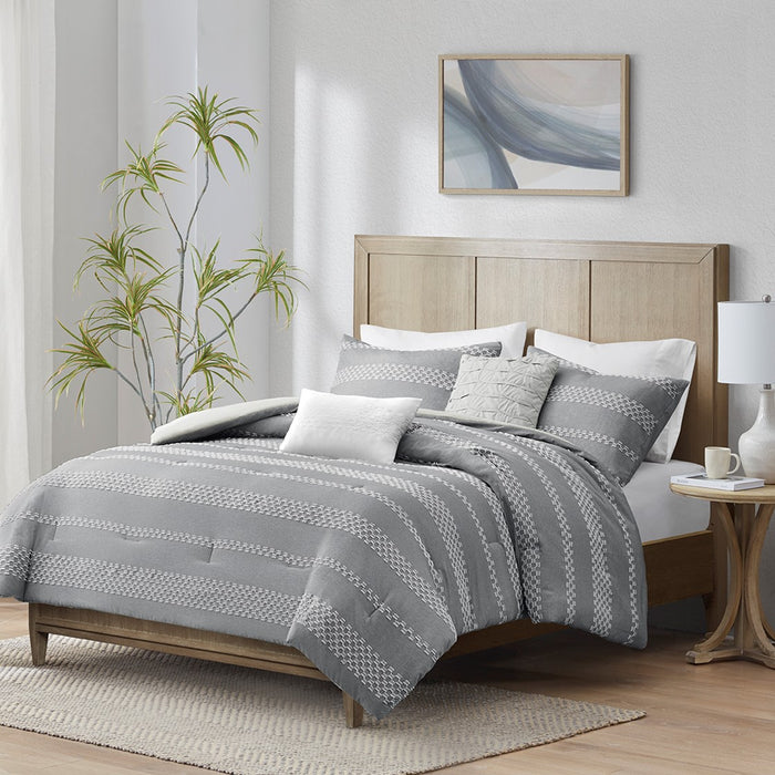 Miracle-Grey-Geometric-Patterned-5-Piece -Comforter-Set-White-Stone-Decor-1